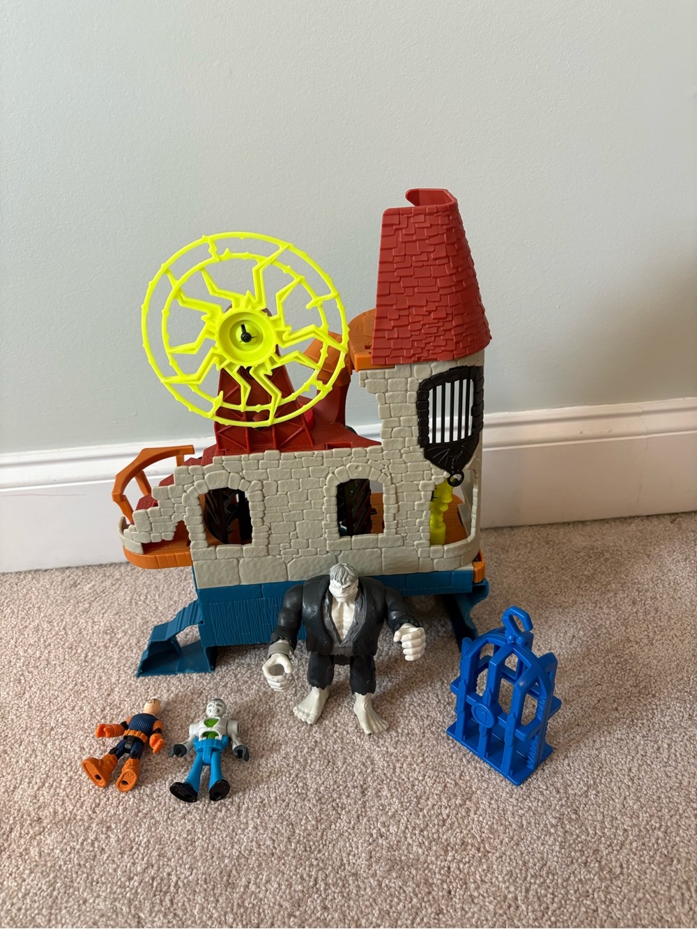 Imaginext Kids Monster Castle Wizard Tower Playset with Yellow Wheel and Figures